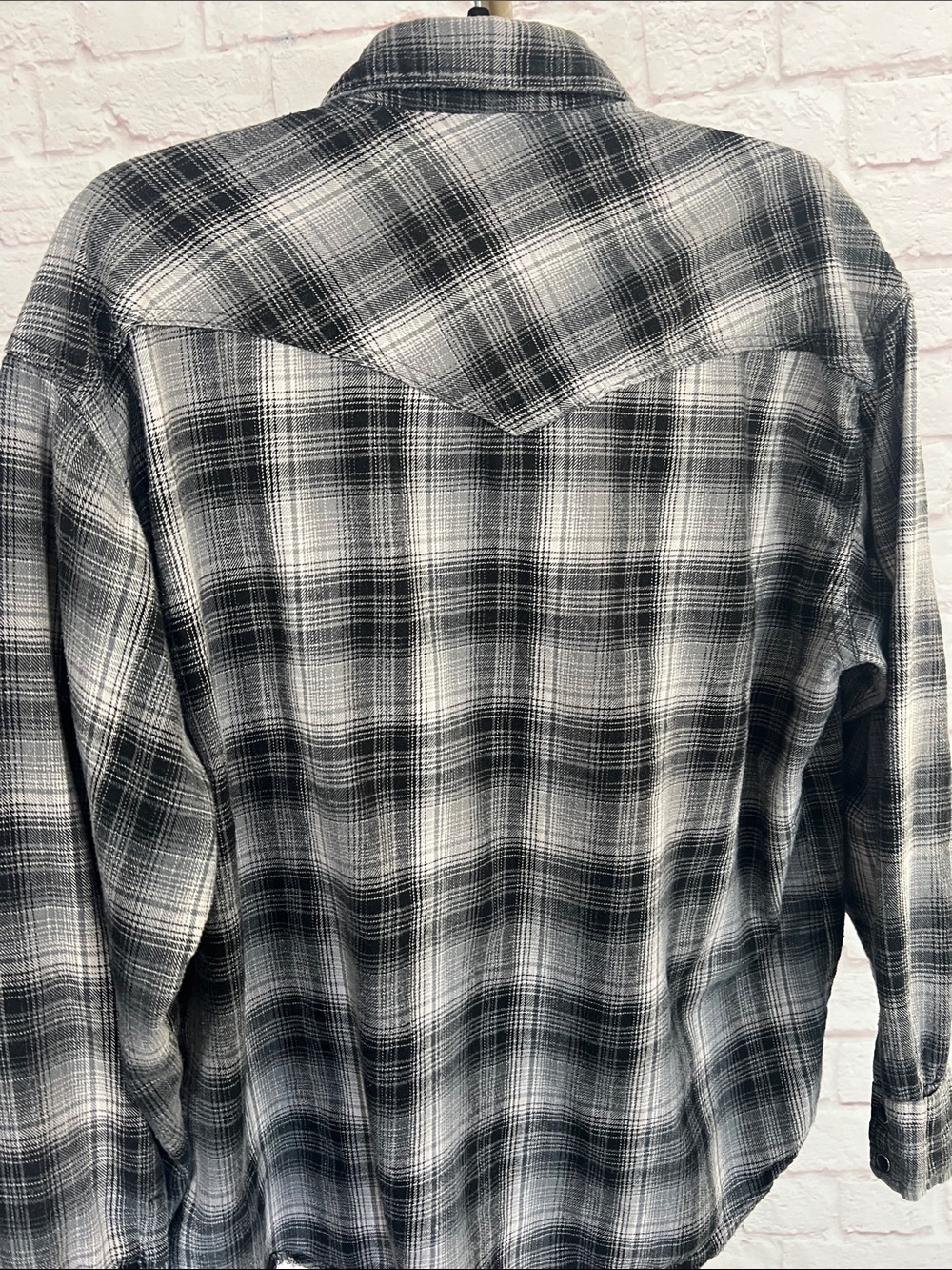 TC Black & Gray Plaid Men’s Casual Button-Down Shirt - Picture 9 of 9